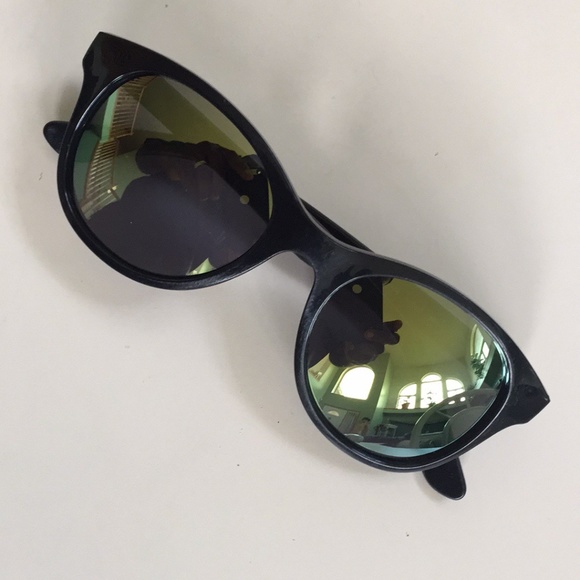 Ray-Ban Sunglasses - Picture 8 of 8